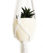 Kwietnik wiszący ze sznurka, makrama na kwiaty