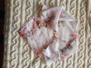 Piękny chusta z magnetycznym zapięciem 