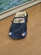 Porsche 911 Carrera Cabriolet (1994) – 1:18 – Maisto