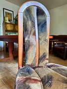 Tapicerowane krzesło drewniane 