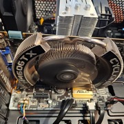 Msi GTX 460 z oryginalnym  chłodzeniem Cyclone 1 gb 256 bit sprawna 
