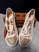 Kremowe trampki ze złotym czubkiem - New Hvr rozm. 38