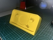 iPhone 15 pro stojak na telefon z cienkim etui MagSafe