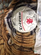 Piłka kolekcjonerska z podpisami ŁKS ŁÓDŹ