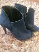 Botki na szpilce granatowe