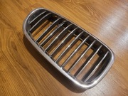 Grill nerka prawa BMW F10 F11 Uszkodzona 
