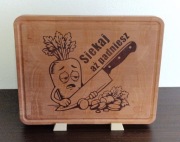 Deska do krojenia z wzorem na PREZENT personalizowany, drewno sztorcowe