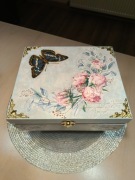 Skrzyneczki, butelki, ozdoby decoupage