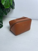 Kosmetyczka jasno-brązowa, rozkładana 21 cm