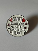 Metalowa przypinka pin broszka wpinka