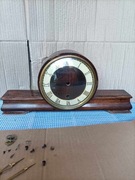 Mały zegar kominkowy 