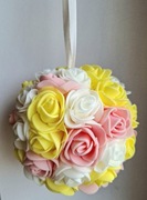 Kula ozdobna z piankowych róż