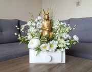 Stroik wielkanocny glamour. Złoty zając. Dekoracja na Wielkanoc. Ozdoba 