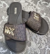 Klapki Michael Kors 7M- 37