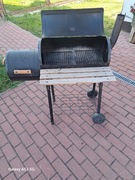 Grill ogrodowy z wędzarnią na węgiel