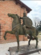 Pomnik , rzeźba , odlew 