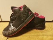 Buty Nike Jordan rozmiar 33,5. Długość wkładki 21 cm. Stan bardzo dobry. 