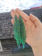 Zielone mieniące się kolczyki z koralików 