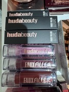 HUDA BEAUTY Faux Filler błyszczyk