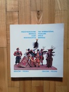 książka "Międzynarodowe biennale lalek regionalnych" Zofia Olas BIAŁY KRUK 