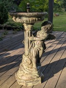 Fontanna ogrodowa z brązu