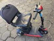 Skuter trzykołowy elektryczny inwalidzki składany