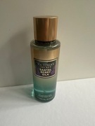 Perfumowana mgiełka do ciała Victoria's Secret - Santal Berry Silk
