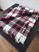 Chusta / Szal w kratę z frędzlami