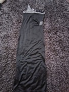 długa sukienka z rozcięciem 