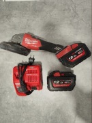Szlifierka kątowa Milwaukee FSAG125x + 2 szt Aku i ładowarka 
