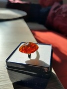 PIERŚCIEŃ  BURSZTYN BAŁTYCKI KONIAK / CIEMNA WIŚNIA STAL SZLACHETNA