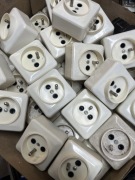 PRL gniazdo pojedyncze z bolcem n/t