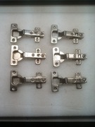 Zawias meblowy nakładany