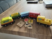 Drewniany pociąg z wagonikami