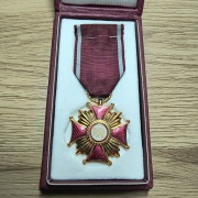 Zestaw 2 medali. Złoty krzyż zasługi PRL. Długoletnie pożycie małżeńskie. 