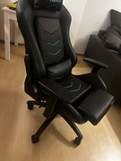 Zestaw gamingowy: Fotel Tesoro F720 + Biurko + Akcesoria – Stan idealny