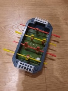 Stare mini piłkarzyki gra