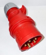 Wtyczka siłowa przenośna 32A 5P 400V IP44 firmy PCE SHARK