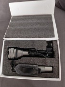 Profesjonalna latarka z funkcją kamery nowa