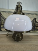 Stylowa lampa wisząca z mosiądzu – mleczny klosz | loft / vintage