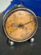 Stary budzik Slawa moskwa 2cz.z.  zsrr USSR  FARBA URANOWA filmik