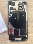 iPhone 15 – oryginalne plecy, szkło pęknięte, wnętrze w formie