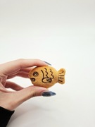 Przypinka broszka rybka tayiaki ryba japońska pluszowa zawieszka nowa