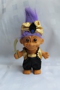 TROLL RUSS FIOLETOWY ALI BABA ALADYN STRAŻNIK STORYBOOK FIGURKA ZABAWKA