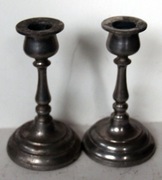 Para  cynowych swiecznikow do pasyjki