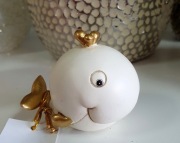 Figurka wieloryb ceramika