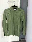 Seledynowa koszula marki LAVARD