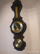 Zegar ścienny, higrometr, termometr.