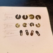 Zawleczki, pierścienie zabezpieczające, zabezpieczenia zegara.