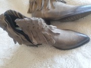 Obuwie botki ze skóry w kolorze zlota